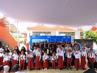 Rayakan Hari Guru, BRI Salurkan Bantuan ke SDN Sukamahi 02 Megamendung