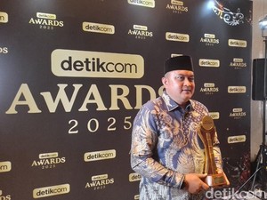 Berperan Besar buat Perkembangan Pariwisata-Ekonomi, Bupati Bogor Raih detikcom Award