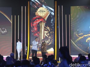 Unggul dalam Pemanfaatan AI, Indosat Ooredoo Hutchison Raih Detikcom Awards 2025