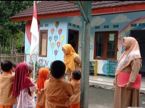 Masih Ada Guru Bergaji Rp 300 Ribu Per Bulan di Jogja, Berikut Kisah Mereka