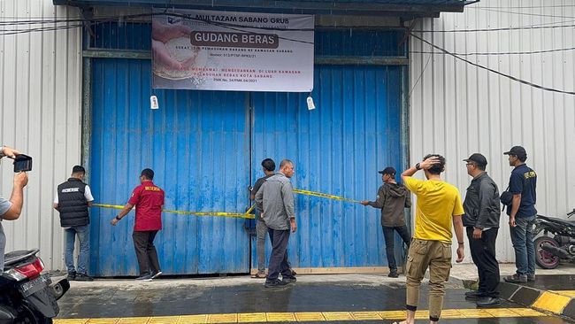 Bea Cukai Segel Beras Ilegal di Kawasan Perdagangan Sabang