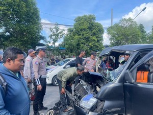 Gran Max Remuk Usai Hantam Bokong Truk di Wonogiri, 2 Orang Jadi Korban