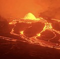 Potret Gunung Kilauea Meletus, Lahar Panas Turun Bak Air Mancur