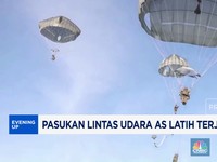 Video: Pasukan Lintas Udara AS Latih Terjun di Hawai