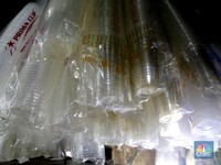 Bukan Dibakar, Ternyata Plastik Bisa Diolah Jadi Bahan Makanan Ini