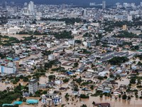 Penampakan Kota Tenggelam Dilanda Air Bah Usai Hujan Pecahkan Rekor