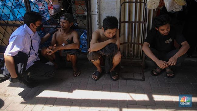 Detik-Detik Tentara Dkk Gerebek Peredaran Narkoba di Timur Jakarta