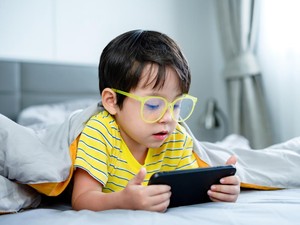 Ini Sebabnya Anak-anak Tak Perlu Cepat Akrab dengan Gadget
