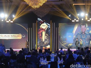 Dorong Inovasi Keuangan Berkelanjutan, Standard Chartered Raih detikcom Awards