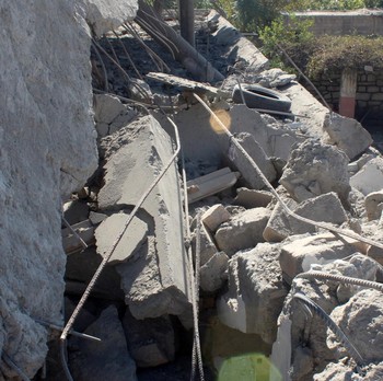 Potret Panas Perang 2 Negara Muslim, Serangan Udara Diluncurkan