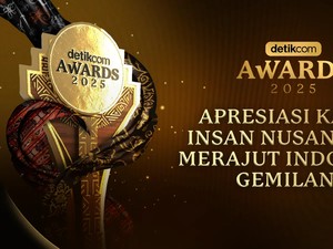 Walkot Eri Sabet detikcom Awards 2025 sebagai Penggerak Ekonomi Surabaya