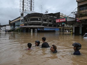 Banjir Thailand Tewaskan 55 Orang, Kamar Mayat Penuh