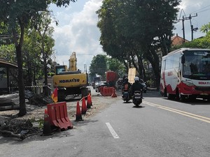 Jalur Alternatif Hindari Macet Proyek Gorong-gorong di Jalan Raya Kapal