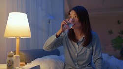 Urolog Wanti-wanti Risiko yang Mengintai Jika Kurang Minum saat Puasa