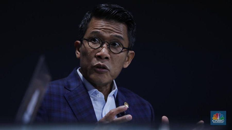 Ketua Komisi XI DPR RI, Mukhamad Misbakhun menyampaikan paparan dalam Road to CNBC Indonesia Awards 2025 kategori Best Insurance di Jakarta, Rabu (26/11/2025). (CNBC Indonesia/Tri Susilo)