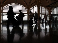 Wisatawan Diramal Bakal Tembus Rekor, Bandara Sibuk di Akhir Tahun