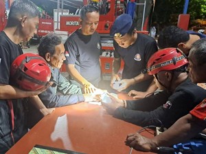 Jari Bengkak gegara 2 Cincin Tersangkut, Pria di Parepare Datangi Damkar