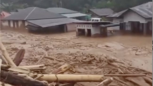 Potret Banjir Bandang dan Longsor Hantam Tapanuli Tengah, 4 Warga Tewas