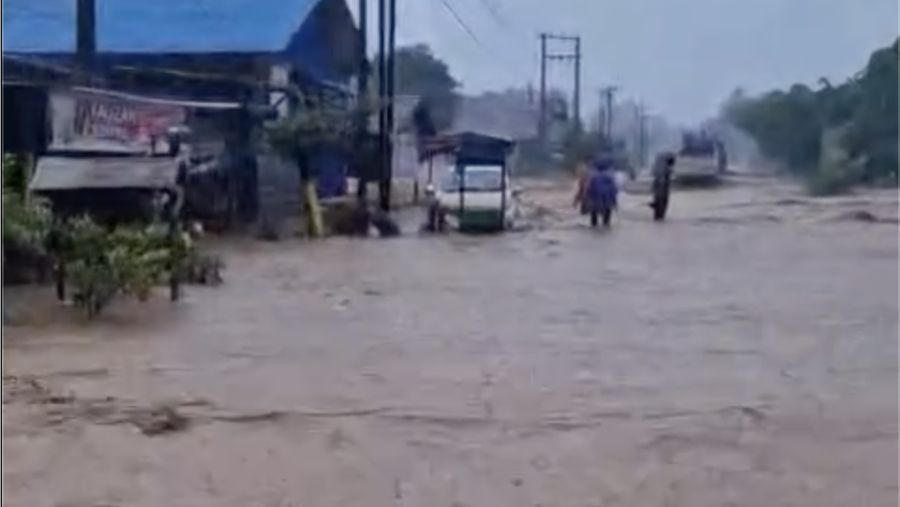 Potret banjir di Kabupaten Tapanuli Tengah, Sumatra Utara. (Tangkapan Layar Video Instagram/masinton)
