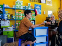 Petani Happy Prabowo Turunkan Harga Pupuk 20%: Stok Juga Kini Melimpah