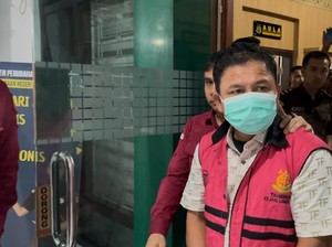 Eks Kadisdik-Kasi Tersangka Dugaan Korupsi Smartboard Rp 49 Miliar di Langkat