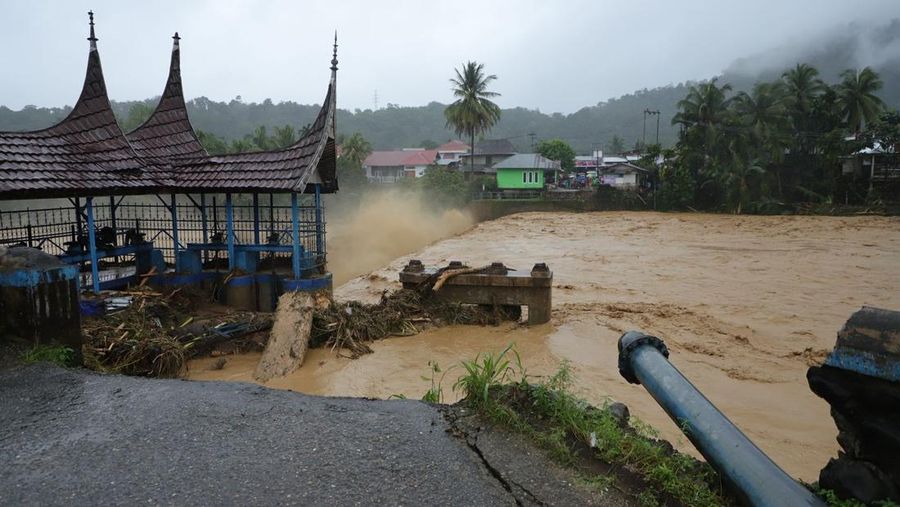 Hujan mengguyur Kota Padang, Provinsi Sumatera Barat (Sumbar), sepanjang hari ini, Kamis (27/11/2025). (Dok. BNPB)