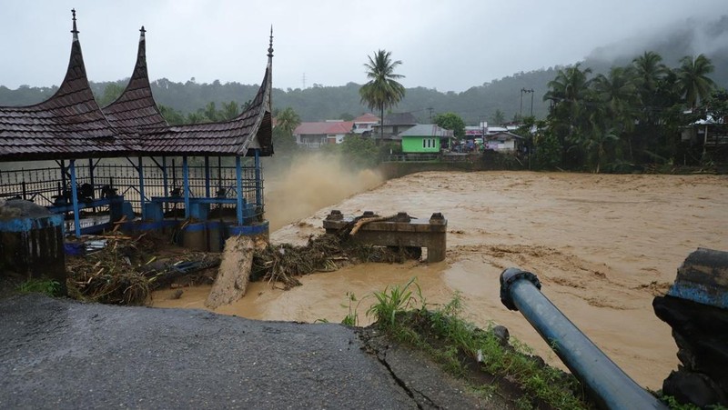 Hujan mengguyur Kota Padang, Provinsi Sumatera Barat (Sumbar), sepanjang hari ini, Kamis (27/11/2025). (Dok. BNPB)