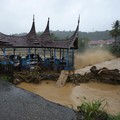 Banjir Bandang di Sumatra Barat, Warga Cari Selamat-Mengungsi ke Hotel