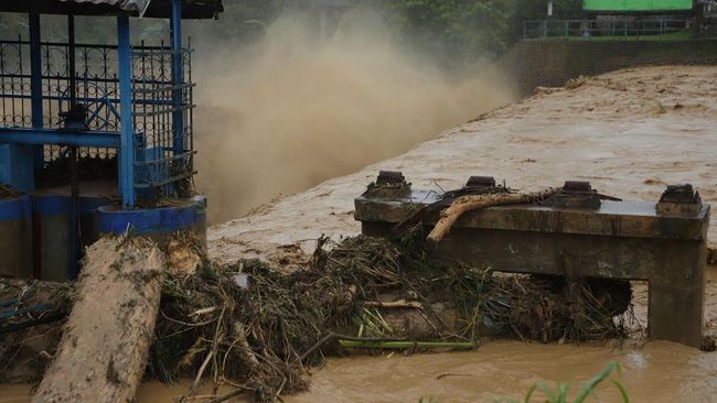 RI Darurat Bencana, Cek Peringatan Terbaru BMKG Sepekan ke Depan
