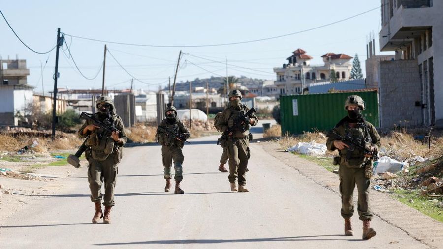 Israel mengumumkan operasi 'kontraterorisme' baru dalam skala besar di Tubas, utara Tepi Barat yang diduduki, Kamis (27/11/2025). (REUTERS/Mohamad Torokman)