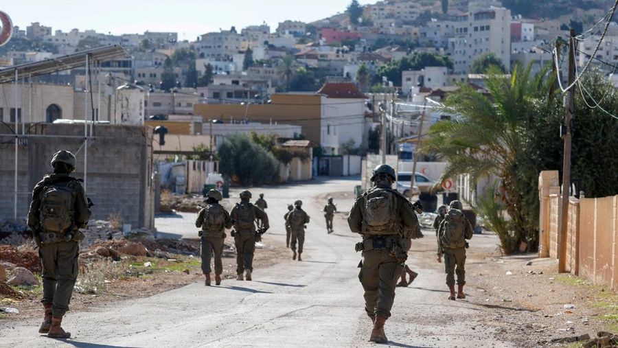 Israel mengumumkan operasi 'kontraterorisme' baru dalam skala besar di Tubas, utara Tepi Barat yang diduduki, Kamis (27/11/2025). (REUTERS/Mohamad Torokman)