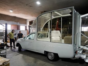 Mobil Paus Fransiskus Diubah Jadi Klinik Keliling untuk Rawat Anak Gaza
