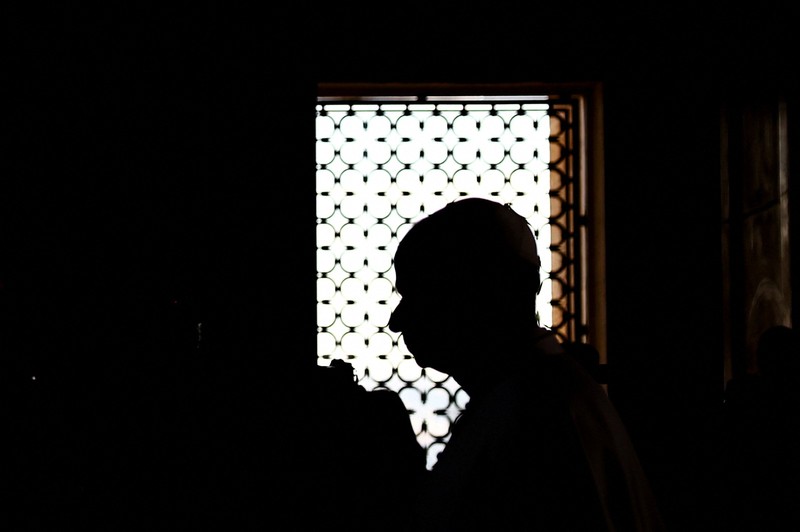 Paus Leo XIV dan Presiden Turki Tayyip Erdogan bertemu di Istana Kepresidenan, dalam perjalanan apostolik pertama Paus, di Ankara, Turki, 27 November 2025. (REUTERS/Umit Bektas)