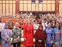 Potret Ratu Belanda Edukasi Soal Keuangan