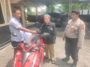 Guru di Lamongan Terharu Saat Motornya Ketemu Usai Hilang 2 Minggu