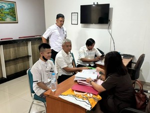 Berkas Lengkap, Rizky Kabah Diserahkan ke Kejati Kalbar