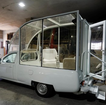 Mobil Paus Fransiskus Diubah Jadi Klinik Keliling di Gaza