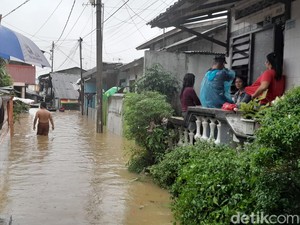 Kerugian Akibat Banjir di Medan Capai Rp 174 M, 13 Km Jalan Rusak Parah