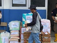 BNI Salurkan Bantuan ke Korban Banjir Bandang di Padang dan Sibolga