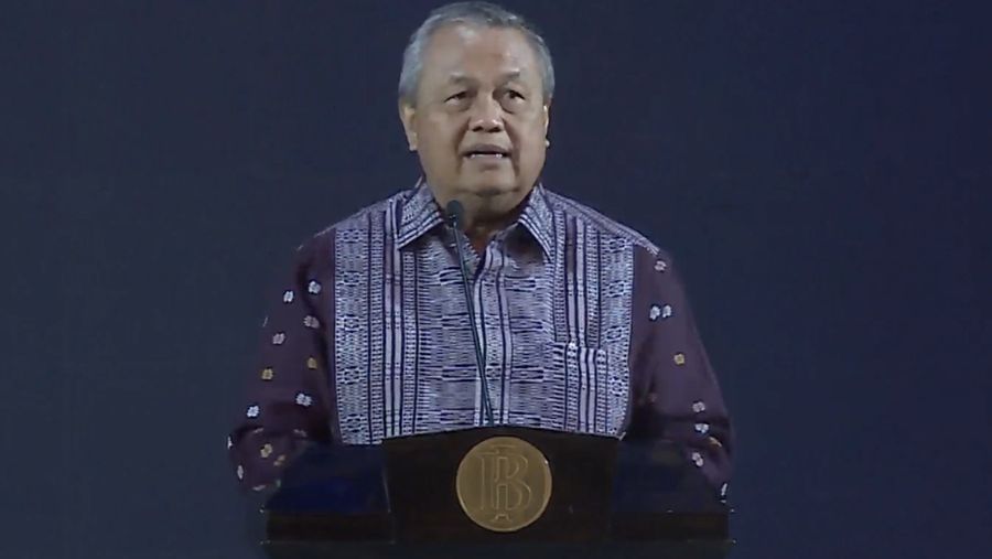 Gubernur Bank Indonesia (BI) Perry Warjiyo saat menyampaikan sambutan dalam acara Pertemuan Tahunan Bank Indonesia (PTBI) Tahun 2025 "Tangguh dan Mandiri: Sinergi Mendorong Pertubuhan Ekonomi Lebih Tinggi dan Berdaya Tahan" di Grha Bhasvara Icchana,