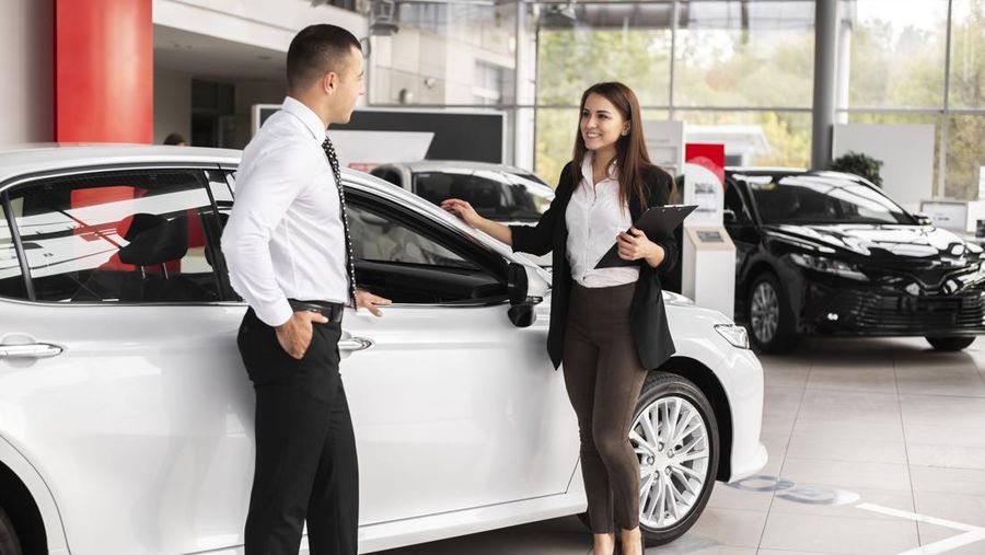 Ilustrasi membeli mobil. (Dok. Freepik)