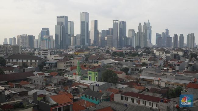 Ekonomi Maluku dan Papua Anjlok di 2025, Jawa dan Sumatra Masih Naik