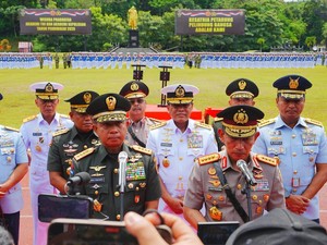 Kapolri Kerahkan Personel-Bantuan ke Lokasi Banjir dan Longsor di Sumut-Aceh-Sumbar