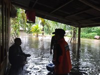 Sumatra Lumpuh, BNPB Bagi-bagi Starlink ke Titik Banjir