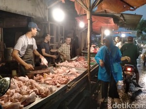 Jelang Akhir Tahun-Bulan Puasa, Harga Ayam di Binjai Stabil pada Level Tertinggi
