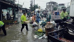 Polri Kerahkan Personel Tangani Banjir Sumut, Fokus Evakuasi-Cari Korban