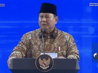 Prabowo: Ekonomi RI Bagus, Tapi Ada Siswa Nyemplung Sungai ke Sekolah