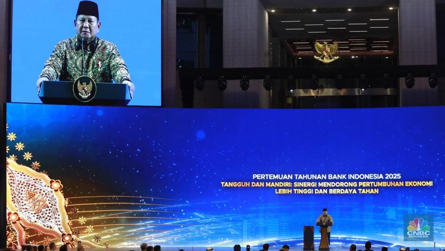 Presiden Republik Indonesia, Prabowo Subianto memberi sambutan dalam acara Pertemuan Tahunan Bank Indonesia (PTBI) Tahun 2025 