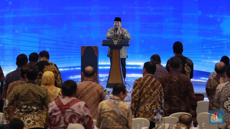 Bank Indonesia (BI) menggelar acara Pertemuan Tahunan Bank Indonesia (PTBI) Tahun 2025 "Tangguh dan Mandiri: Sinergi Mendorong Pertubuhan Ekonomi Lebih Tinggi dan Berdaya Tahan" di Grha Bhasvara Icchana, kompleks kantor pusat Bank Indonesia, Jakarta, Jumat (28/11/2025) malam. (CNBC Indonesia/Muhamad Sabki)