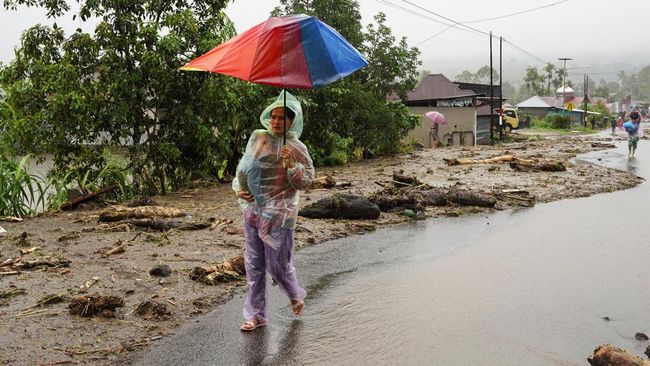 Penampakan Dahsyatnya Banjir Sumatera, Bangunan Porak Poranda